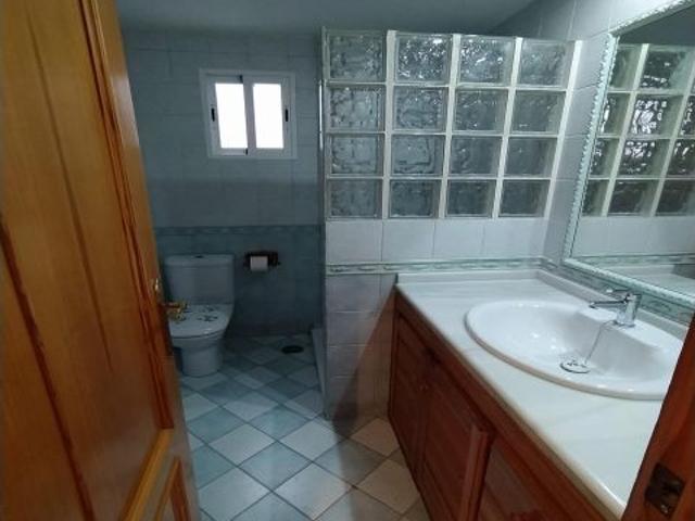 Piso reformado en zona de Santa Marina amueblado!