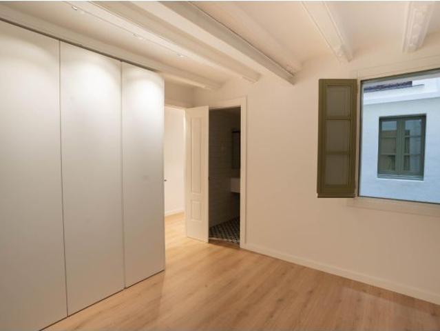 Piso reformado en El Raval Ref. 1283