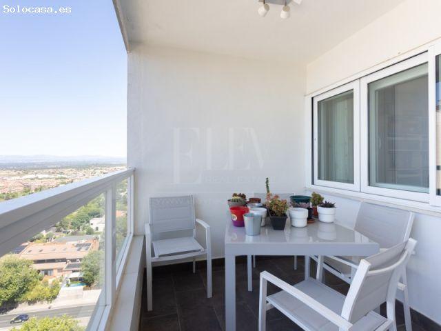 Piso reformado en exclusiva urbanización con piscina