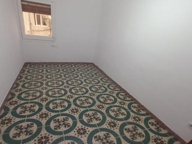 PISO REFORMADO EN SANTS CON BALCON