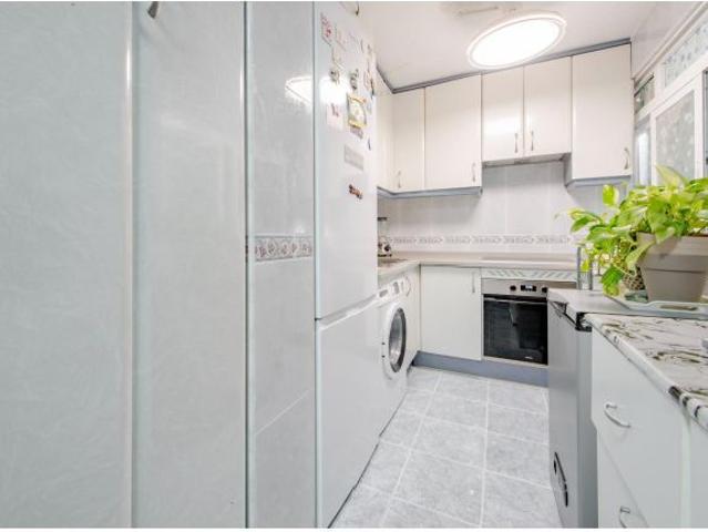 Piso reformado, muy luminoso con 3 dormitorios y trastero en Artilleros