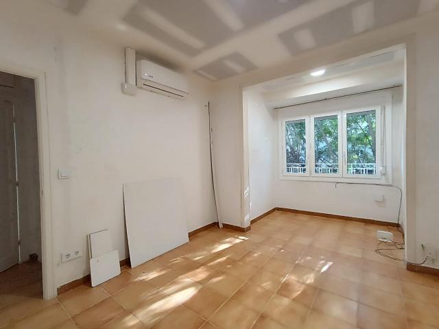 Piso Semi reformado en el Corazón de Sabadell Ideal para Familias