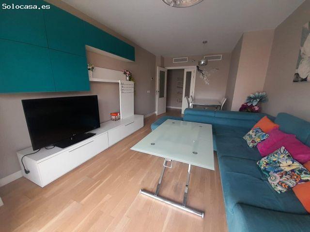 PISO SEMINUEVO A 200 M. PLAYA LA MISERICORDIA EN ZONA PACÍFICO, CON PISCINA, ZONAS COMUNES, PLAZA DE