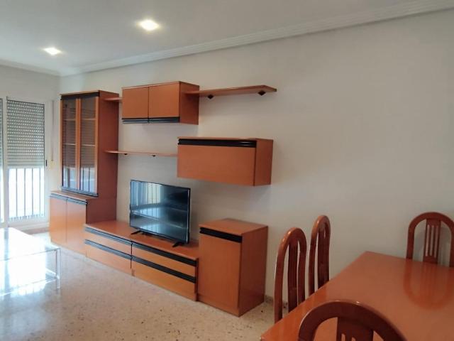 PISO SEMINUEVO EN ZONA TOSCAR CON GARAJE