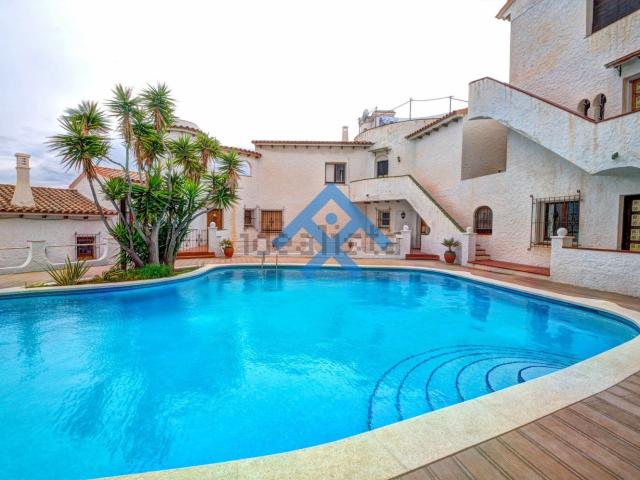 Piso, Sitges