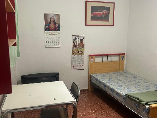 PISO SITUADO EN PLENO CENTRO DEL PUEBLO ! IDEAL TANTO PARA FAMILIAS COMO PARA INVERSORES CON ALTA RENTABILIDAD !
