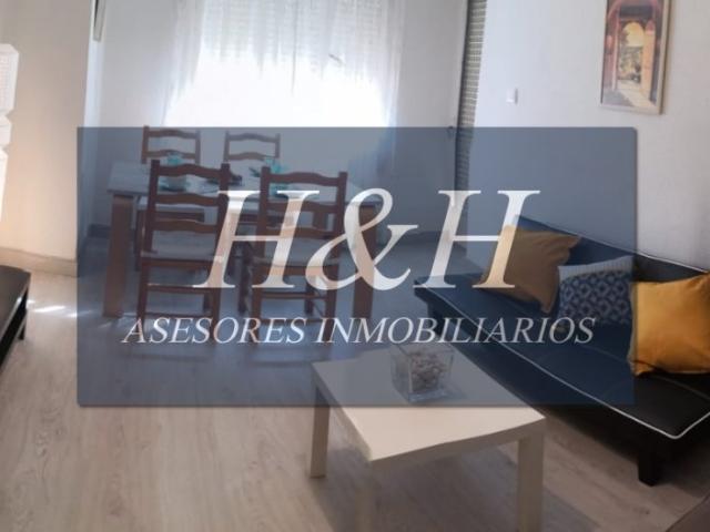 Piso solo para estudiantes en carretera de Llíria. /HH Asesores, Inmobiliaria en Burjassot/