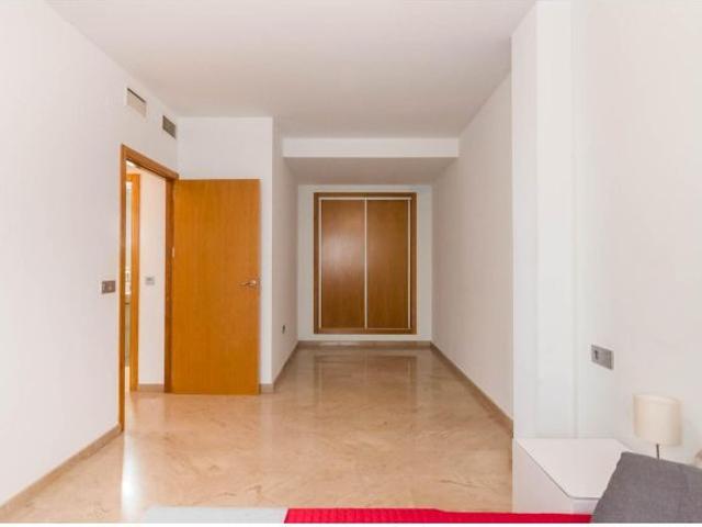 Piso tipo dúplex, 4 dormitorios y garaje