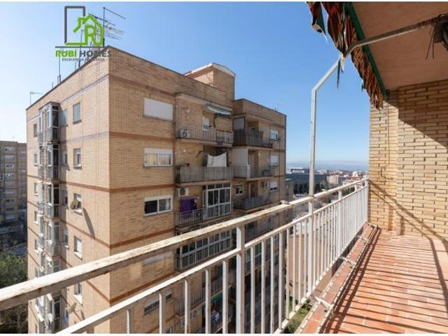 PISO TOTALMENTE EXTERIOR CON TERRAZA JUNTO A ALCAMPO
