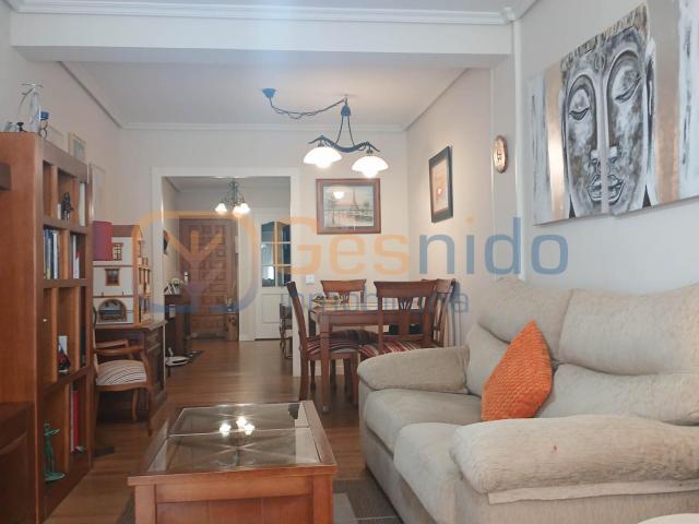 PISO TOTALMENTE REFORMADO en OBISPO QUESADA SEGOVIA de 4 dormit. ASCENSOR, 2 BAÑOS, TERRAZA, LAVADERO Y PATIO