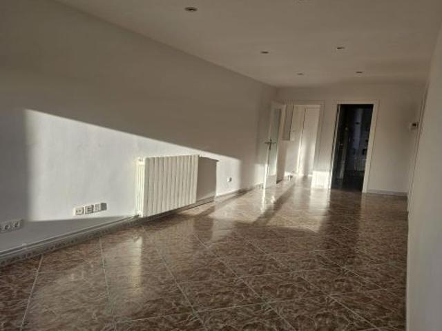 PISO TOTALMENTE REFORMADO EN EL BARRI FONT