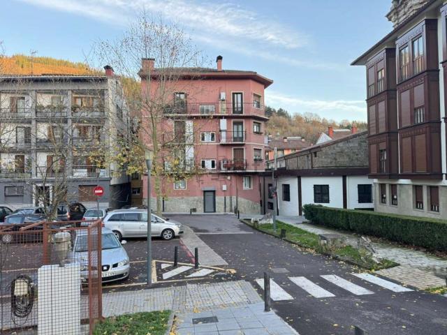 Piso, Urretxu