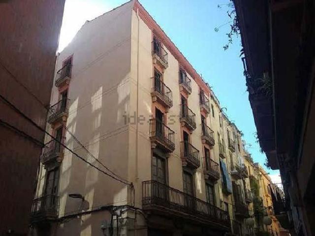 Piso, Valls