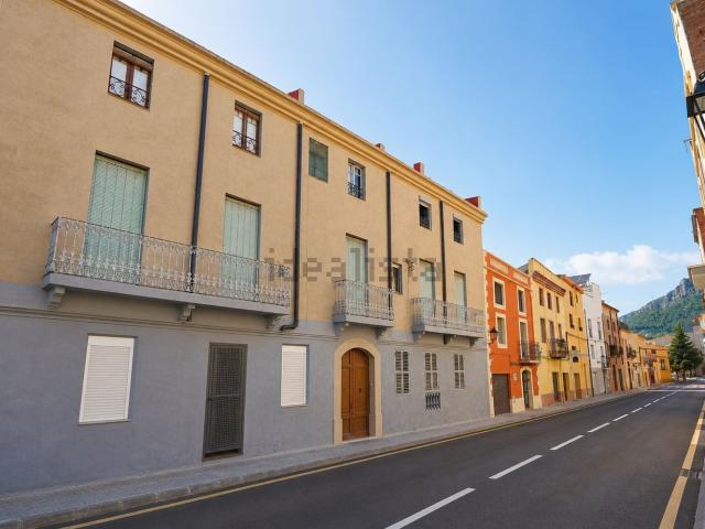 Piso, Valls