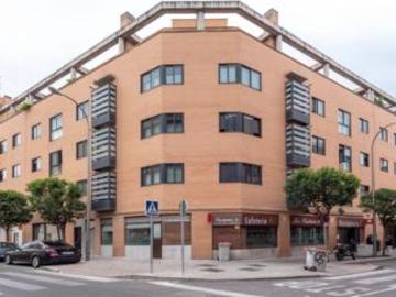 Legazpi, Madrid, MERCAMADRID - Jardín, Ascensor