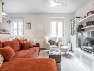 Plaza de Mariano Lanuza - Balcón, Aire acondicionado