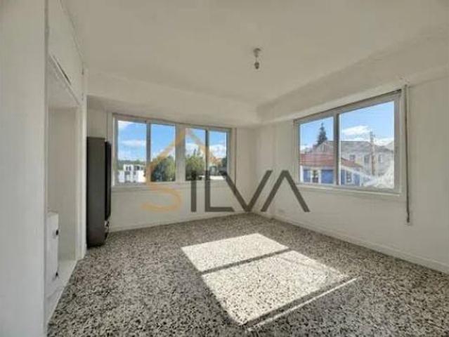 Piso Venta Oleiros, Núcleo