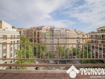 Piso en venta en Baix Guinardo - Balcón