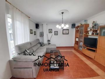 Oriñón, Cantabria - Plaza aparcamiento