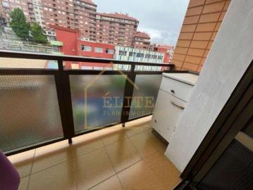 Piso en venta en Doktore Fleming Kalea - Balcón