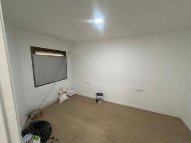 Piso Venta Santa Coloma de Gramenet, Fondo