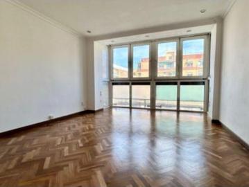 Plaza de Badajoz - Balcón, Ascensor