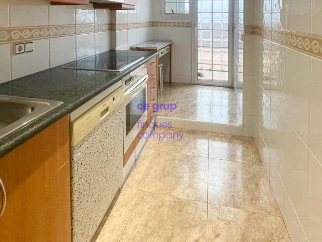 Piso y aparcamiento en alquiler en Santa Eugenia