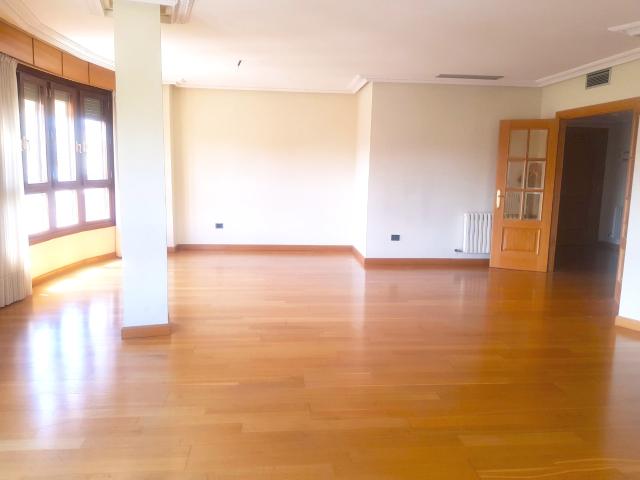 Piso Zaragoza Centro 1.900€ MES Ref. GR 031