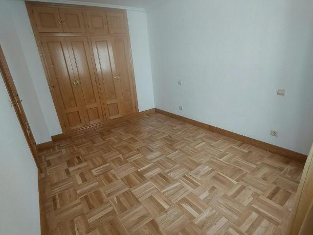 PISO 3 HABITACIONES CON GARAJE Y TRASTERO
