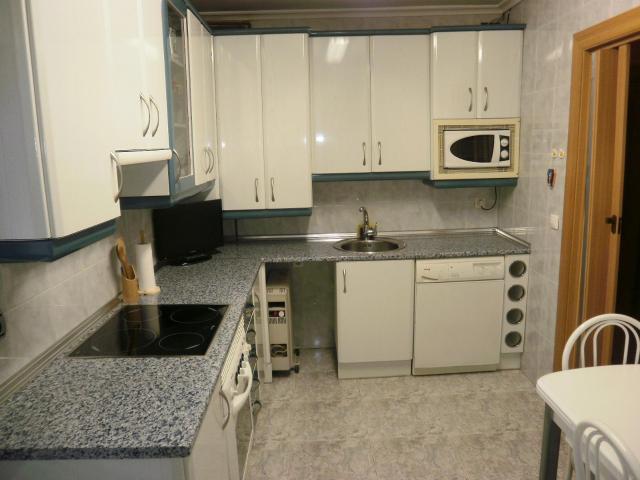 PISO 3 HABITACIONES. VENTA DE BAÑOS