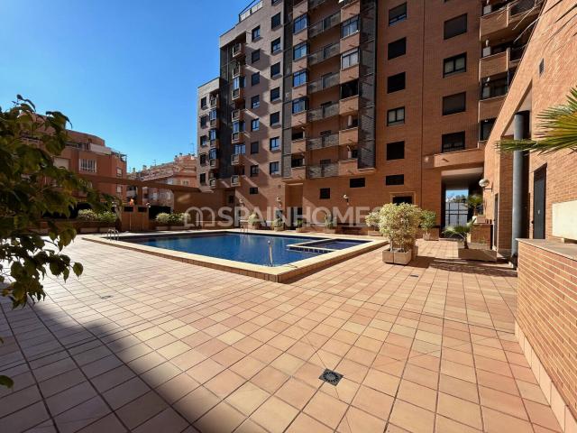 Pisos Estilo Loft en un Complejo con Piscina en Alicante