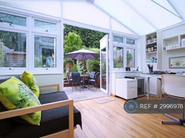 Pitt Crescent, London, SW19 3 bed terraced house to rent £2,750 pcm £635 pw
