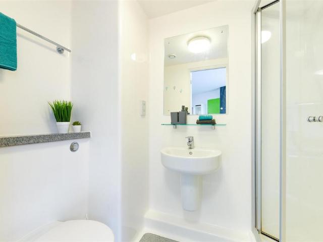 Pitt St, Newcastle NE4 Studio to rent £1,209 pcm £279 pw