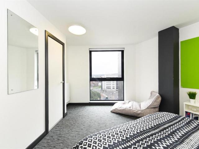Pitt St, Newcastle NE4 Studio to rent £1,235 pcm £285 pw