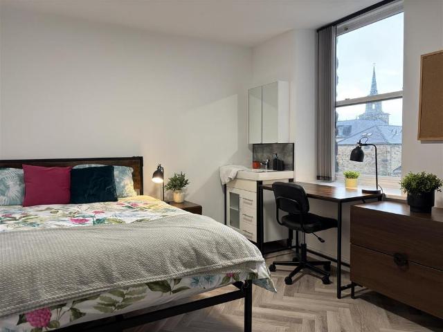 Pitt Street, Lancaster LA1 5 bed private hall to rent £585 pcm £135 pw