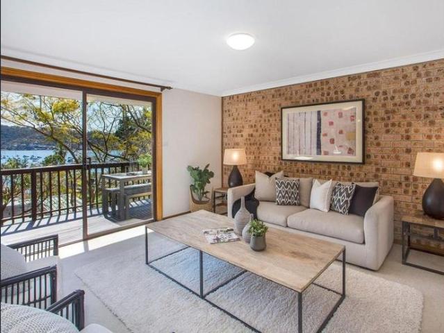 Pittwater Living in a Prime cul de sac Setting