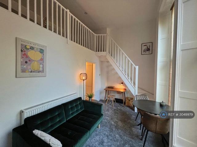 Pittville Circus Road, Cheltenham, GL52 1 bed flat to rent £1,050 pcm £242 pw