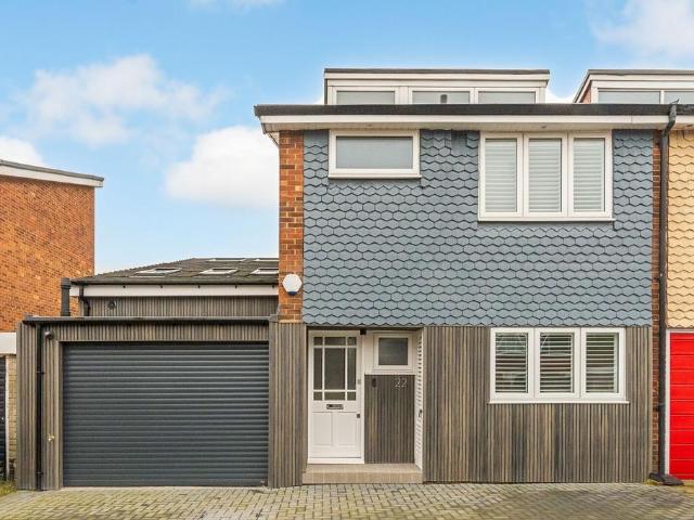 Pittville Gardens, London, SE25. 5 bed end of terrace house to rent £4,650 pcm £1,073 pw