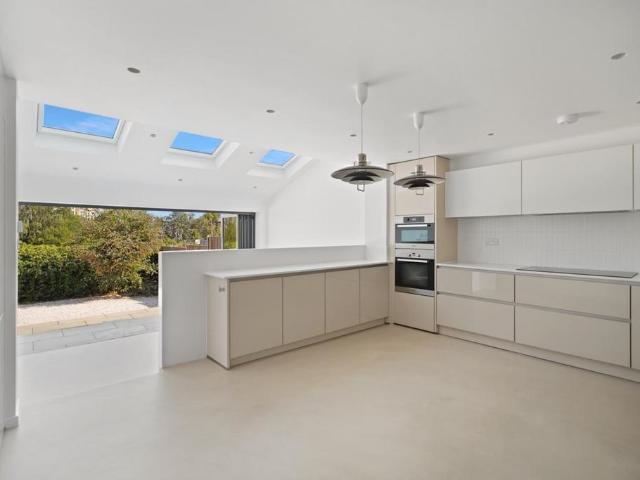 Pittville Gardens, South Norwood. 5 bed end of terrace house to rent £4,000 pcm £923 pw