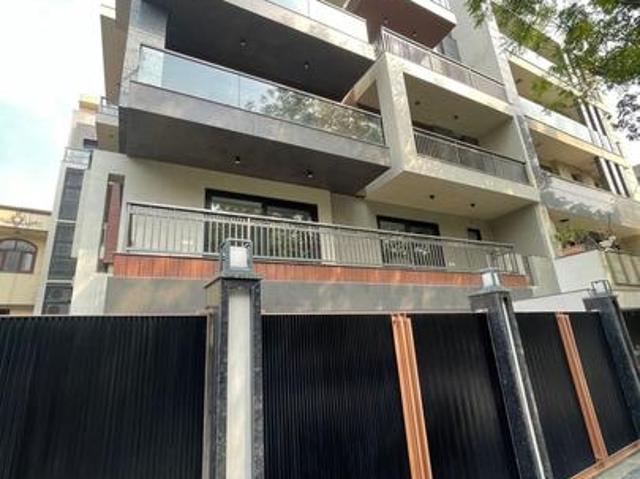 Pitampura 4 BHK Apartment For Sale New Delhi