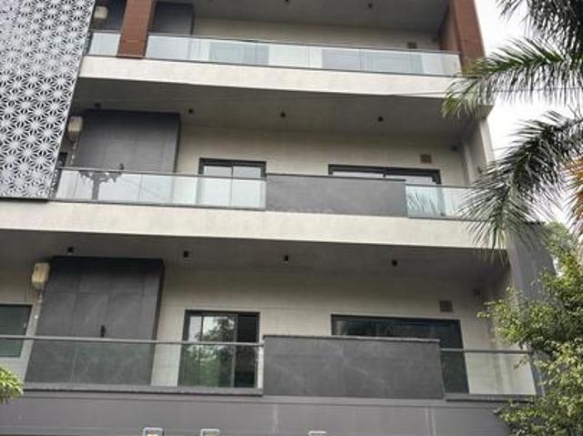 Pitampura 5 BHK Apartment For Sale New Delhi