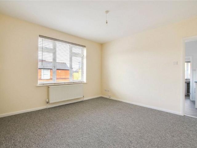 Pitcroft Avenue, Reading, Berkshire, RG6