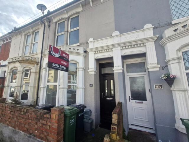 Pitcroft Road, Portsmouth PO2 3 bed terraced house to rent £1,295 pcm £299 pw