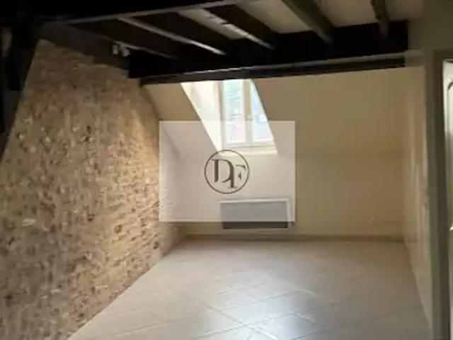 Pithiviers 45300 Location appartement 3 pièces t3 au dernier étage