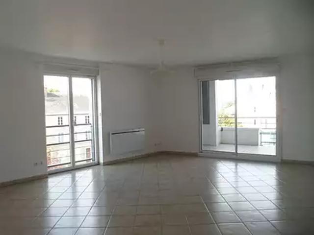 Pithiviers 45300 Location appartement 3 pièces t3 au dernier étage parking