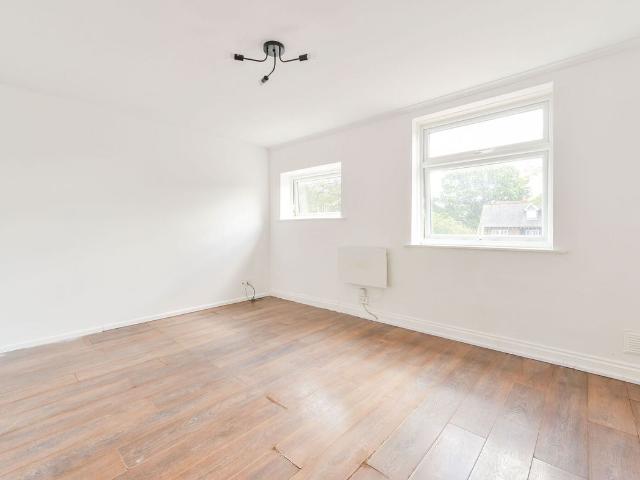 Pitshanger Lane, London W5, 2 bed flat to rent, £2,100 pcm | PrimeLocation