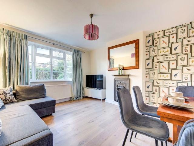 Pitshanger W5, 2 bed flat to rent, £3,993 pcm | PrimeLocation