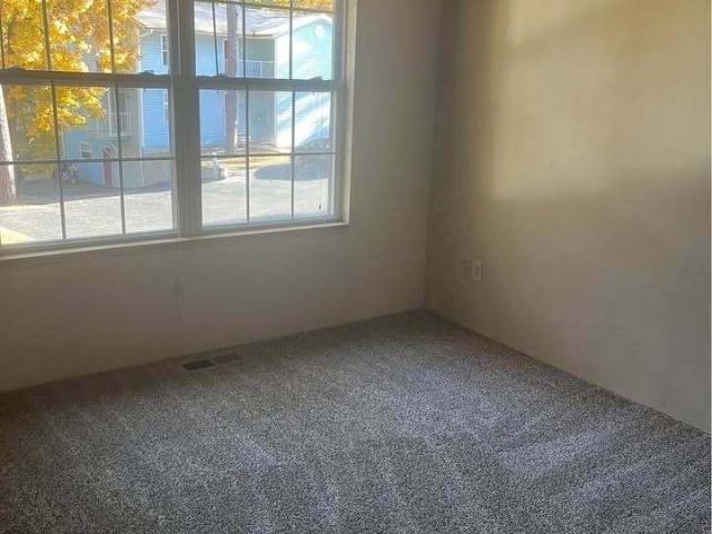 Pivot Rock Village 2 Bedroom Apartment for Rent at 15 Pivot Rock Rd, Eureka Springs, AR 72632