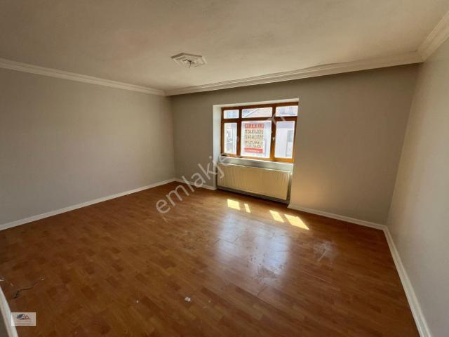 Piyade Mah. 3.kat Ön Cephe 3+1 Kiralık Ulaşıma Yakın Daire