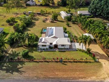 Pizza Nights, Pool Days & Sheds for Days on 4101m2